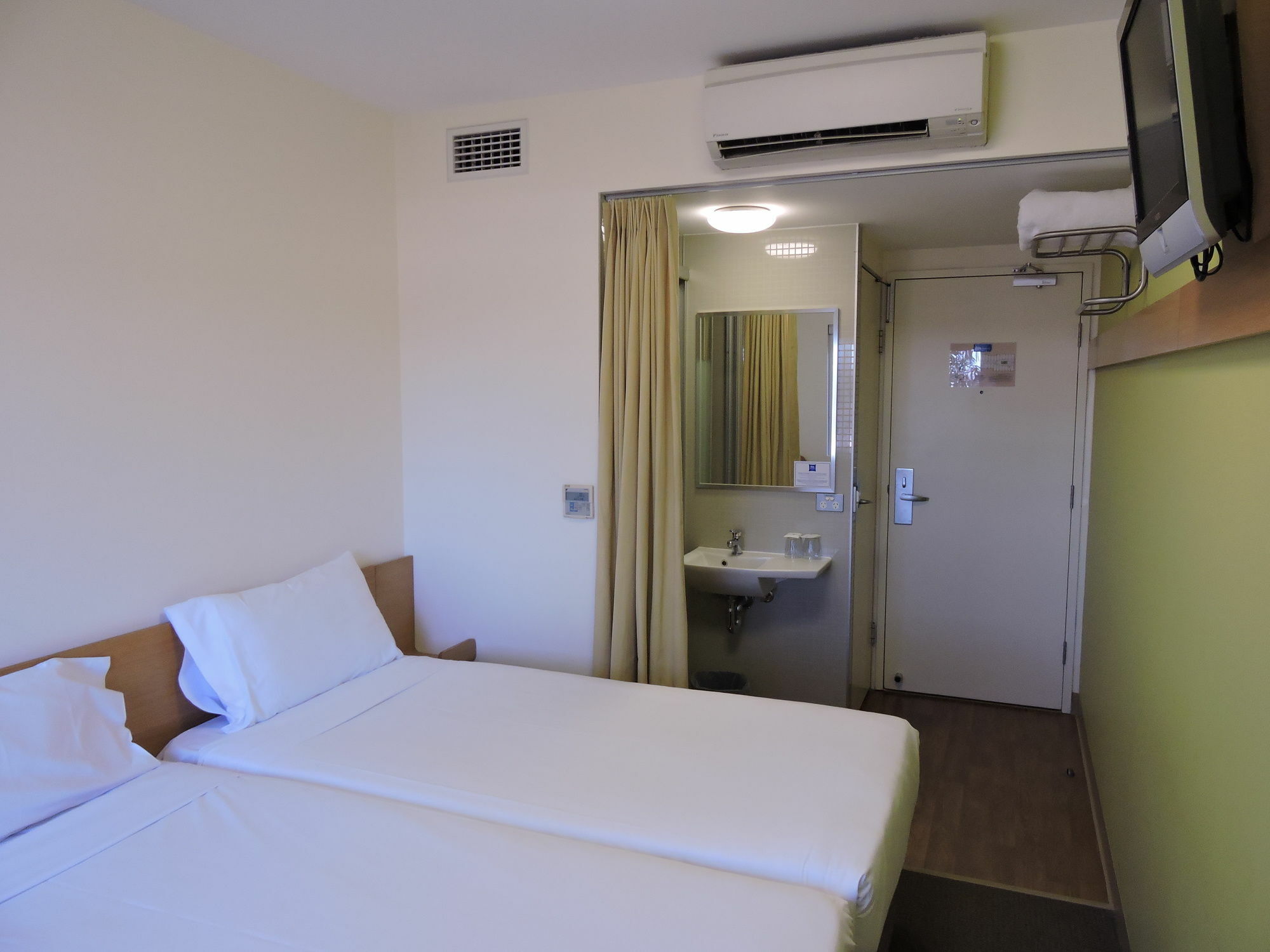 Ibis Budget Sydney Olympic Park Екстериор снимка