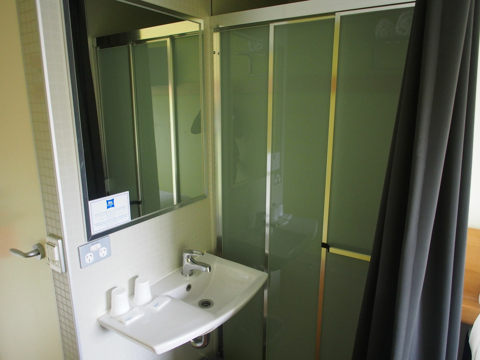 Ibis Budget Sydney Olympic Park Екстериор снимка